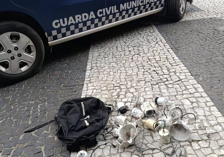 Guarda apreende câmeras de monitoramento furtadas em comércios no Centro